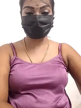 Snapshot of meena_27 chatting on 10/29/25, 06:42 meena 27 online show from 10/29/25, 06:42