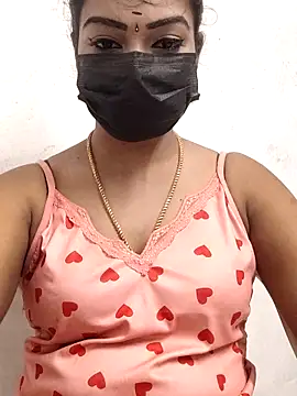 Snapshot of meena_27 chatting on 10/30/25, 07:03 meena 27 online show from 10/30/25, 07:03