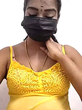 Snapshot of meena_27 chatting on 11/12/25, 08:41 meena 27 online show from 11/12/25, 08:41