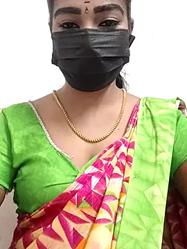 Snapshot of meena_27 chatting on 11/29/25, 05:54 meena 27 online show from 11/29/25, 05:54