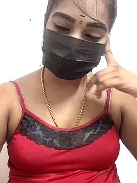 Snapshot of meena_27 chatting on 11/30/25, 04:11 meena 27 online show from 11/30/25, 04:11