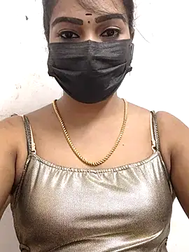 Snapshot of meena_27 chatting on 12/15/25, 08:35 meena 27 online show from 12/15/25, 08:35