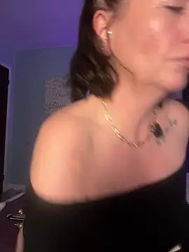 AlessasRoom online show from 12/14/25, 06:52