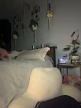 AlessasRoom online show from 04/14/26, 03:12