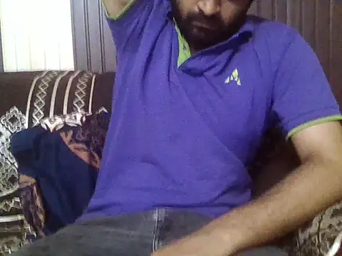 Snapshot of indihotguy chatting on 04/20/26, 03:37 indihotguy online show from 04/20/26, 03:37