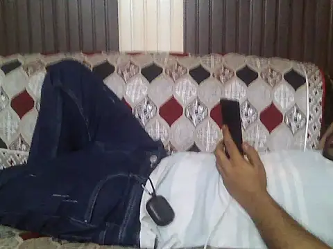 Snapshot of indihotguy chatting on 05/21/26, 02:40 indihotguy online show from 05/21/26, 02:40