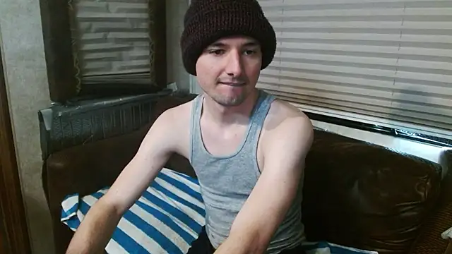 Snapshot of feelingverynaughty chatting on 02/18/26, 05:09 feelingverynaughty online show from 02/18/26, 05:09