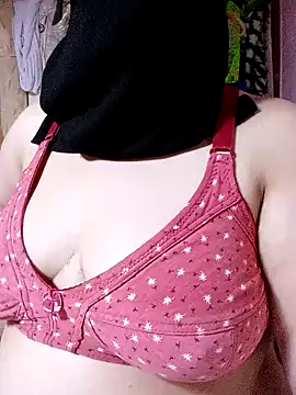 Snapshot of Botina-68 chatting on 01/10/25, 12:58 Botina-68 online show from 01/10/25, 12:58