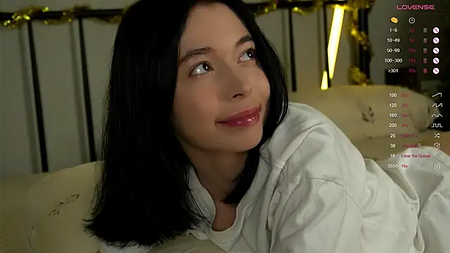 LittleOriana online show from 12/19/25, 05:25