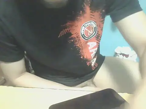 Snapshot of yj199510 chatting on 03/29/26, 12:27 yj199510 online show from 03/29/26, 12:27