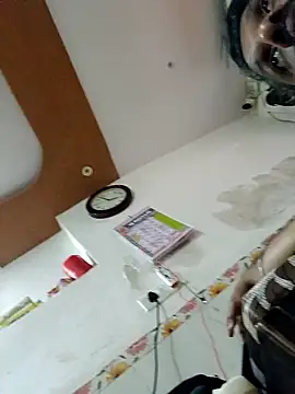 Snapshot of carria_homes chatting on 01/20/25, 10:29 carria homes online show from 01/20/25, 10:29