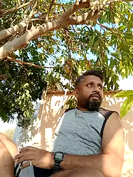 Snapshot of carria_homes chatting on 01/29/25, 11:09 carria homes online show from 01/29/25, 11:09