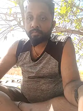 Snapshot of carria_homes chatting on 02/15/25, 08:11 carria homes online show from 02/15/25, 08:11