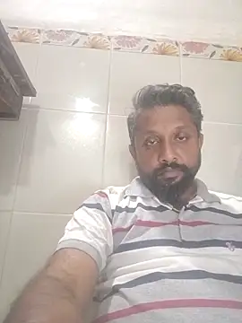 Snapshot of carria_homes chatting on 03/18/25, 01:31 carria homes online show from 03/18/25, 01:31