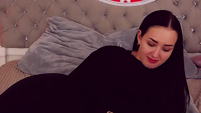 KimKhallifa online show from 02/19/25, 11:06