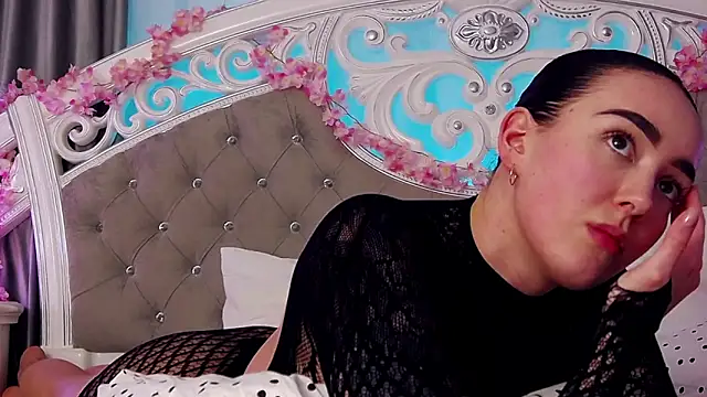 KimKhallifa online show from 02/28/26, 02:29