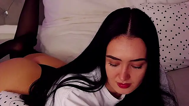 KimKhallifa online show from 03/01/26, 04:58