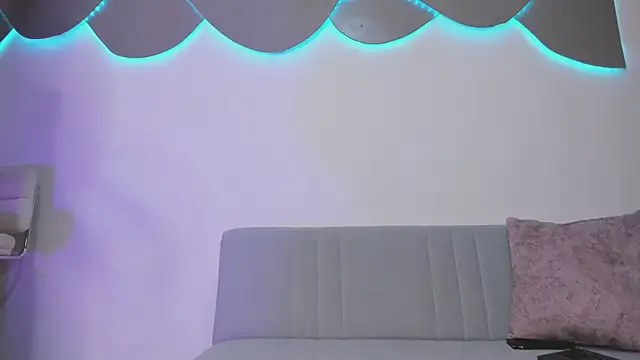 newbarbiedolly online show from 04/19/26, 12:33