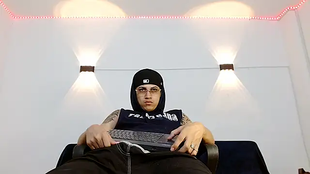 Br4ndxpimm online show from 10/27/25, 04:33