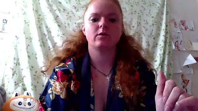 Snapshot of Rae_Jeannie chatting on 06/11/26, 07:06 Rae Jeannie online show from 06/11/26, 07:06