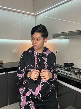 Snapshot of Maxi_little chatting on 09/12/25, 12:22 Maxi little online show from 09/12/25, 12:22