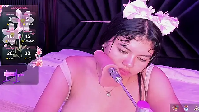 Snapshot of Geabloom chatting on 02/13/25, 10:02 Geabloom online show from 02/13/25, 10:02