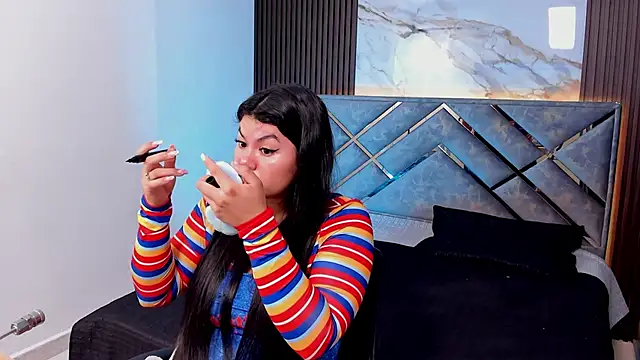 Snapshot of Geabloom chatting on 09/20/25, 10:27 Geabloom online show from 09/20/25, 10:27