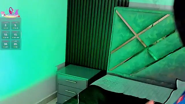 Snapshot of Geabloom chatting on 10/08/25, 12:03 Geabloom online show from 10/08/25, 12:03