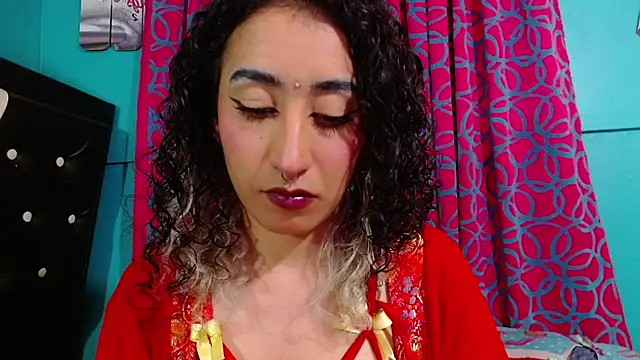 valerie mase online show from 12/17/25, 09:54