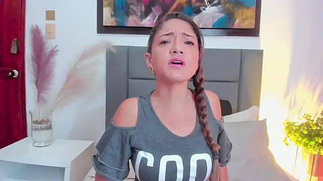 Snapshot of EloiseQuinn chatting on 10/02/25, 01:18 EloiseQuinn online show from 10/02/25, 01:18