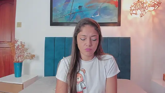 Snapshot of EloiseQuinn chatting on 10/06/25, 01:52 EloiseQuinn online show from 10/06/25, 01:52