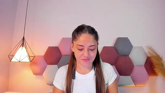 Snapshot of EloiseQuinn chatting on 10/18/25, 01:45 EloiseQuinn online show from 10/18/25, 01:45