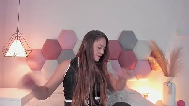 Snapshot of EloiseQuinn chatting on 11/04/25, 06:18 EloiseQuinn online show from 11/04/25, 06:18