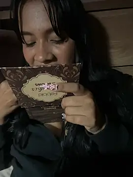 Ninabrunette18 online show from 03/13/25, 09:32