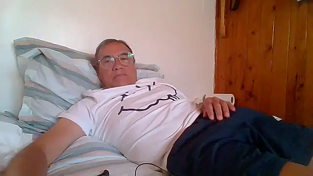santiagon2015 online show from 01/16/25, 05:55