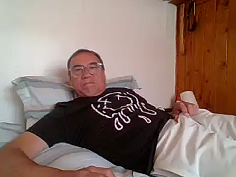 santiagon2015 online show from 01/26/25, 06:37
