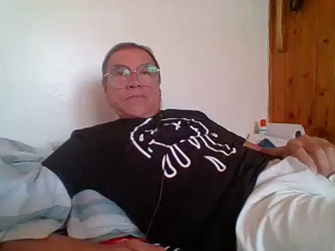 santiagon2015 online show from 02/05/25, 05:42