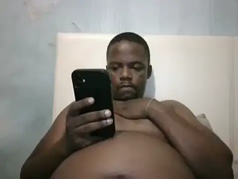 Snapshot of ThamiXX chatting on 01/12/25, 11:04 ThamiXX online show from 01/12/25, 11:04