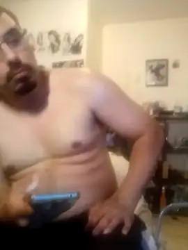 Snapshot of k1oudE chatting on 12/04/25, 11:02 k1oudE online show from 12/04/25, 11:02