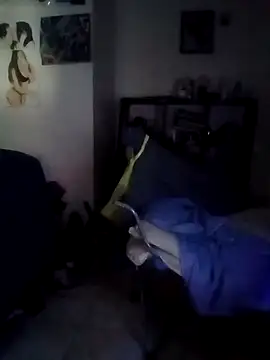 Snapshot of k1oudE chatting on 12/13/25, 07:53 k1oudE online show from 12/13/25, 07:53