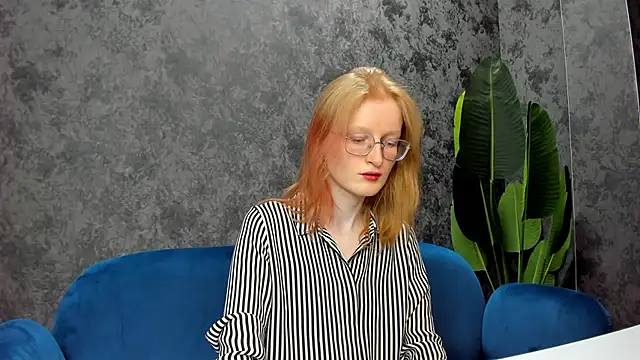 Snapshot of ElizabethHarpper chatting on 02/03/25, 08:02 ElizabethHarpper online show from 02/03/25, 08:02