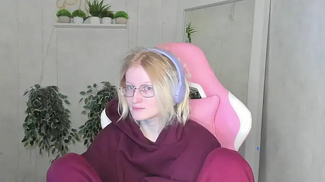 ElizabethHarpper online show from 11/28/25, 01:08