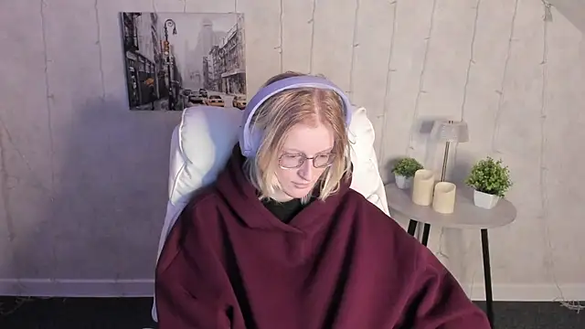 ElizabethHarpper online show from 12/03/25, 01:02