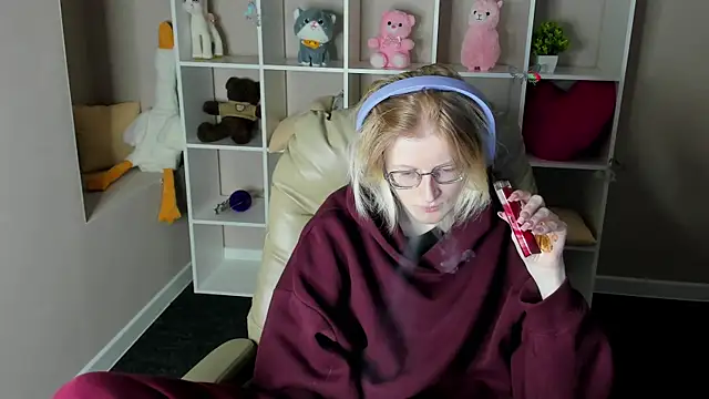 ElizabethHarpper online show from 12/19/25, 01:01