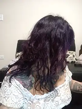 Snapshot of Miss_Amelie chatting on 02/27/25, 04:09 Miss Amelie online show from 02/27/25, 04:09