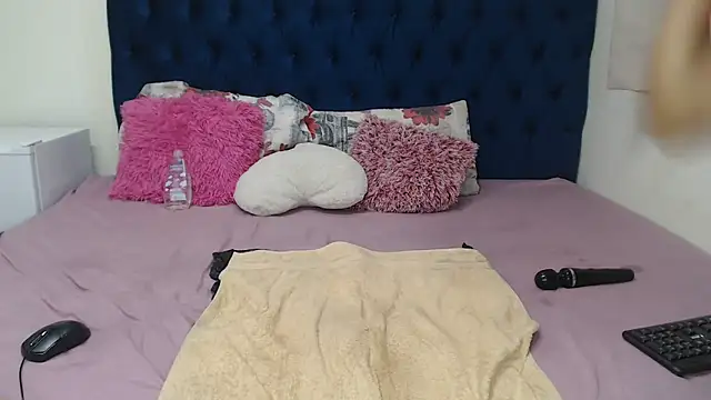 Snapshot of naughtiest_baddy chatting on 03/13/25, 10:54 naughtiest baddy online show from 03/13/25, 10:54