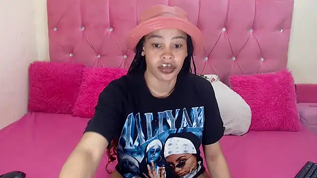 Snapshot of naughtiest_baddy chatting on 09/19/25, 04:29 naughtiest baddy online show from 09/19/25, 04:29