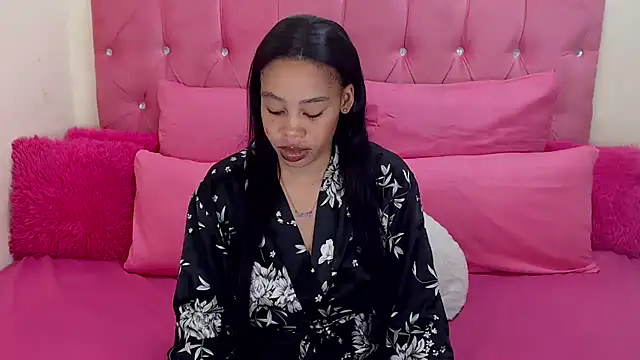 Snapshot of naughtiest_baddy chatting on 09/29/25, 05:29 naughtiest baddy online show from 09/29/25, 05:29