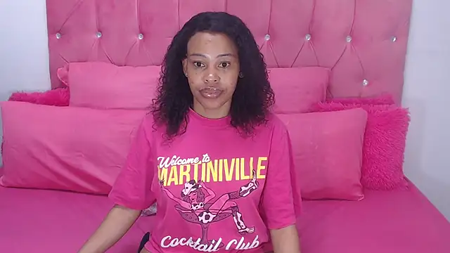 Snapshot of naughtiest_baddy chatting on 11/23/25, 06:52 naughtiest baddy online show from 11/23/25, 06:52