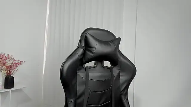 Xewa  online show from 02/17/25, 07:42